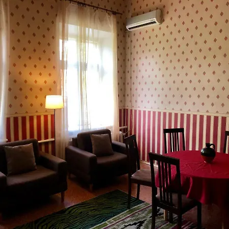 In The Heart Of Odessa: Velyka Arnautska St. 85 Одесса